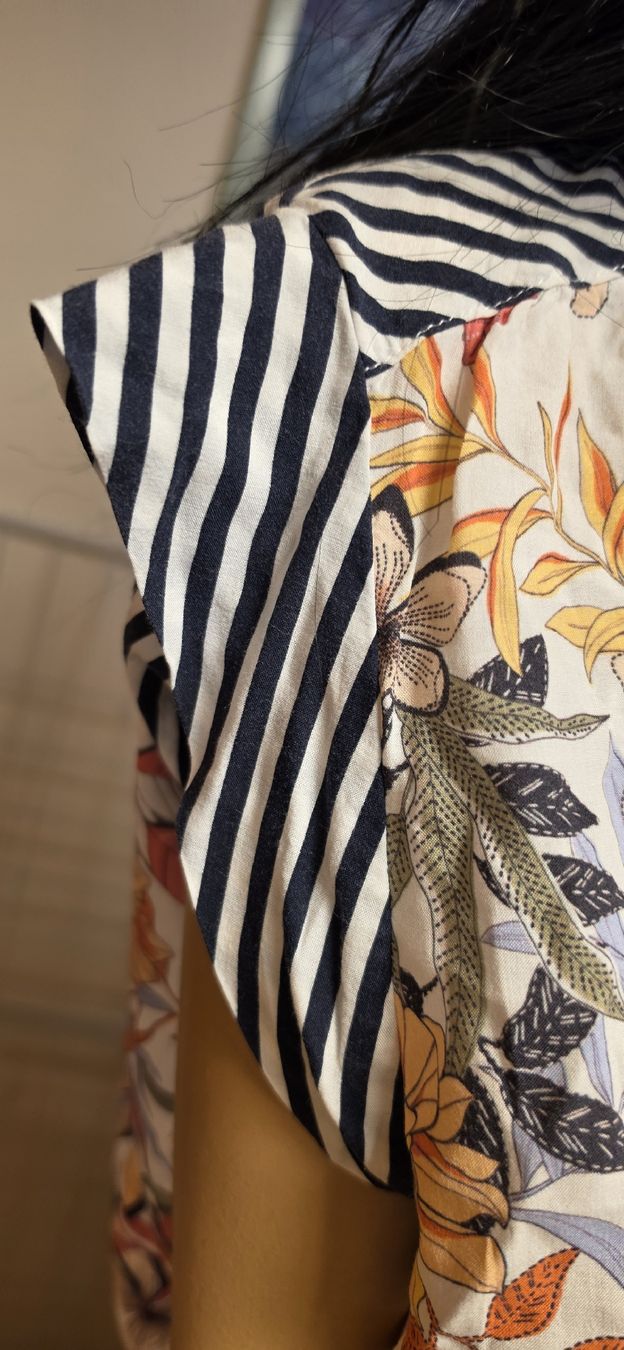 Camicette: jeans My Basic Me by Zebra +bluse mit Blumenmuster Gr. 42 – Usato da Ferden venduto da jemyce 2