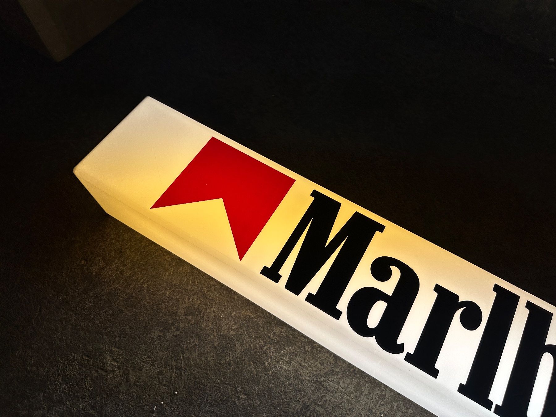 Lampade: grosse Marlboro Leuchtreklame – Usato da Zürich venduto da frauflufelberg 1