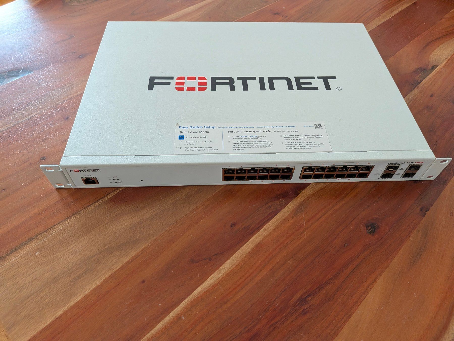 Hubs & Switches: FortiSwitch 124E-FPOE Switch – D'occasion à Amriswil par hardware_uschi
