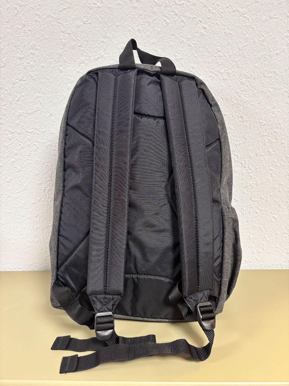 Eastpak Zaini: NEU! Eastpak Rucksack grau – Nuovo (secondo la descrizione) da Bottmingen venduto da ana_5hrv 1