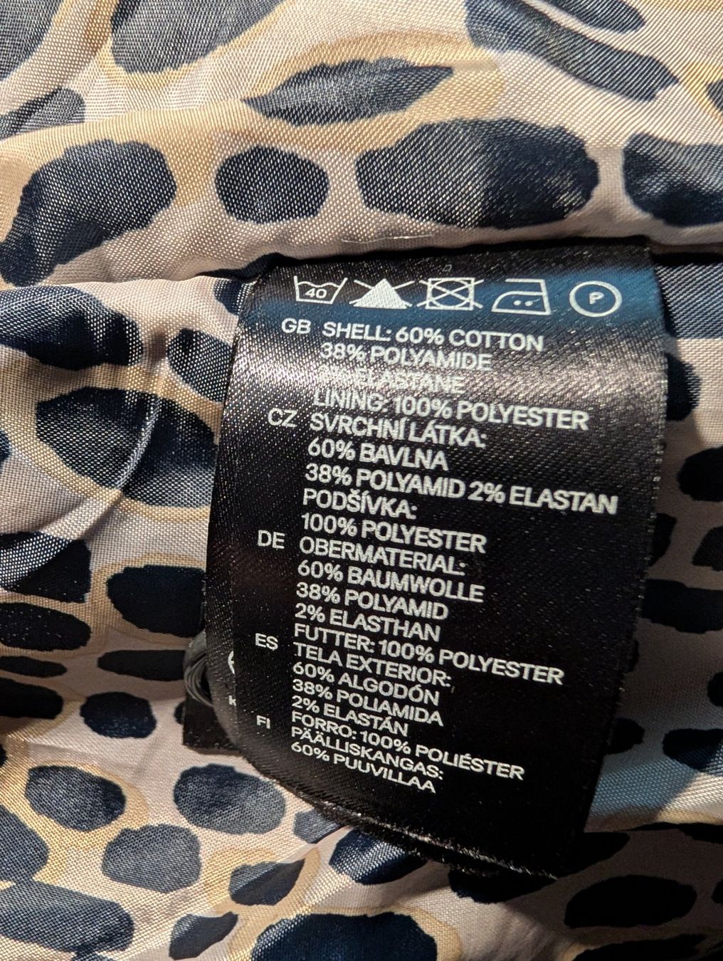 H&M Giacche: H&M Schwarzer Blazer -  Grösse 34 – Usato da Cugnasco venduto da tizianaq 5