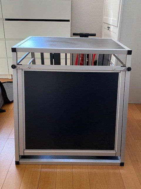 Cages, transport & sécurité: Hundebox Auto – D'occasion à Bassersdorf par son_qb96