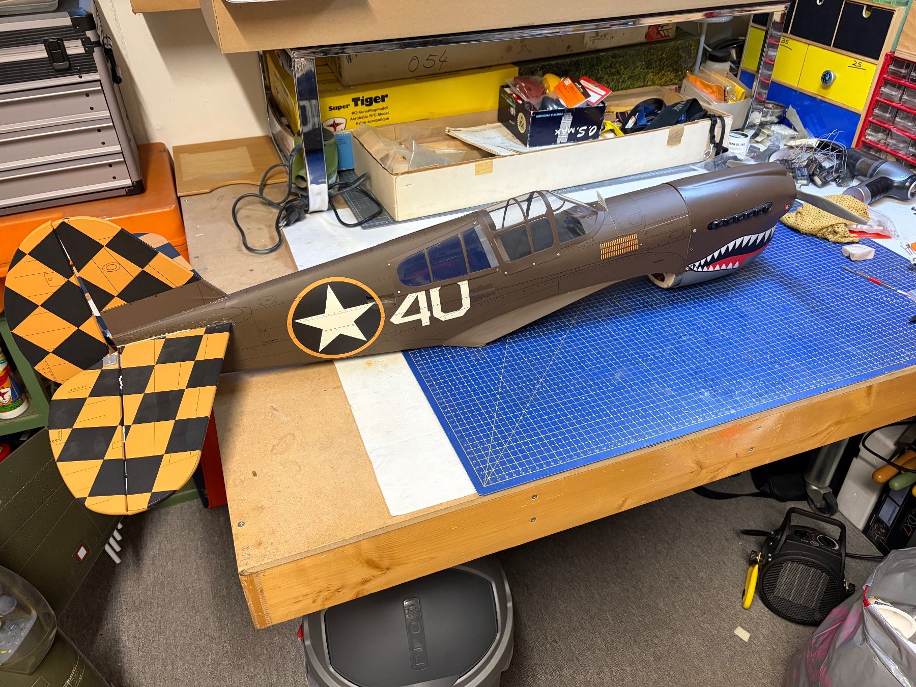 Modellismo RC: Seltenes Flugmodell P-40 Warhawk neuwertig – Nuovo (secondo la descrizione) da Glattbrugg venduto da Olio7 5
