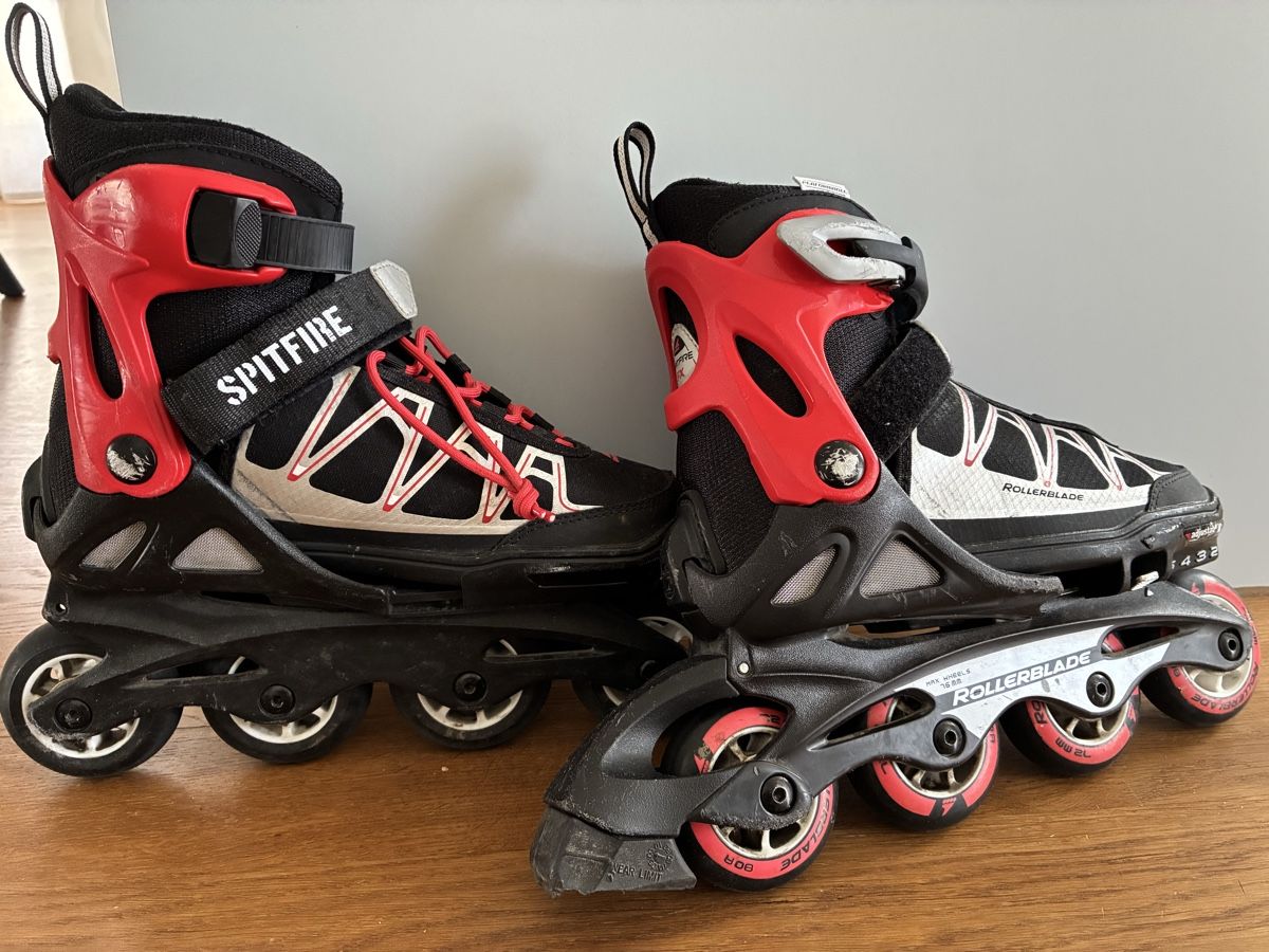 Pattini in linea & Pattini a rotelle: Inlineskates Rollerblade Spitfire verstellbar Gr 33.0 - 36.5 – Usato da Horgen venduto da Tootall