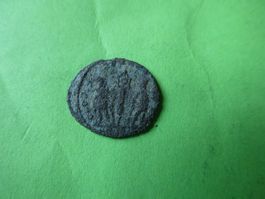 uralte Bronzemünze  16 mm     1.28  g