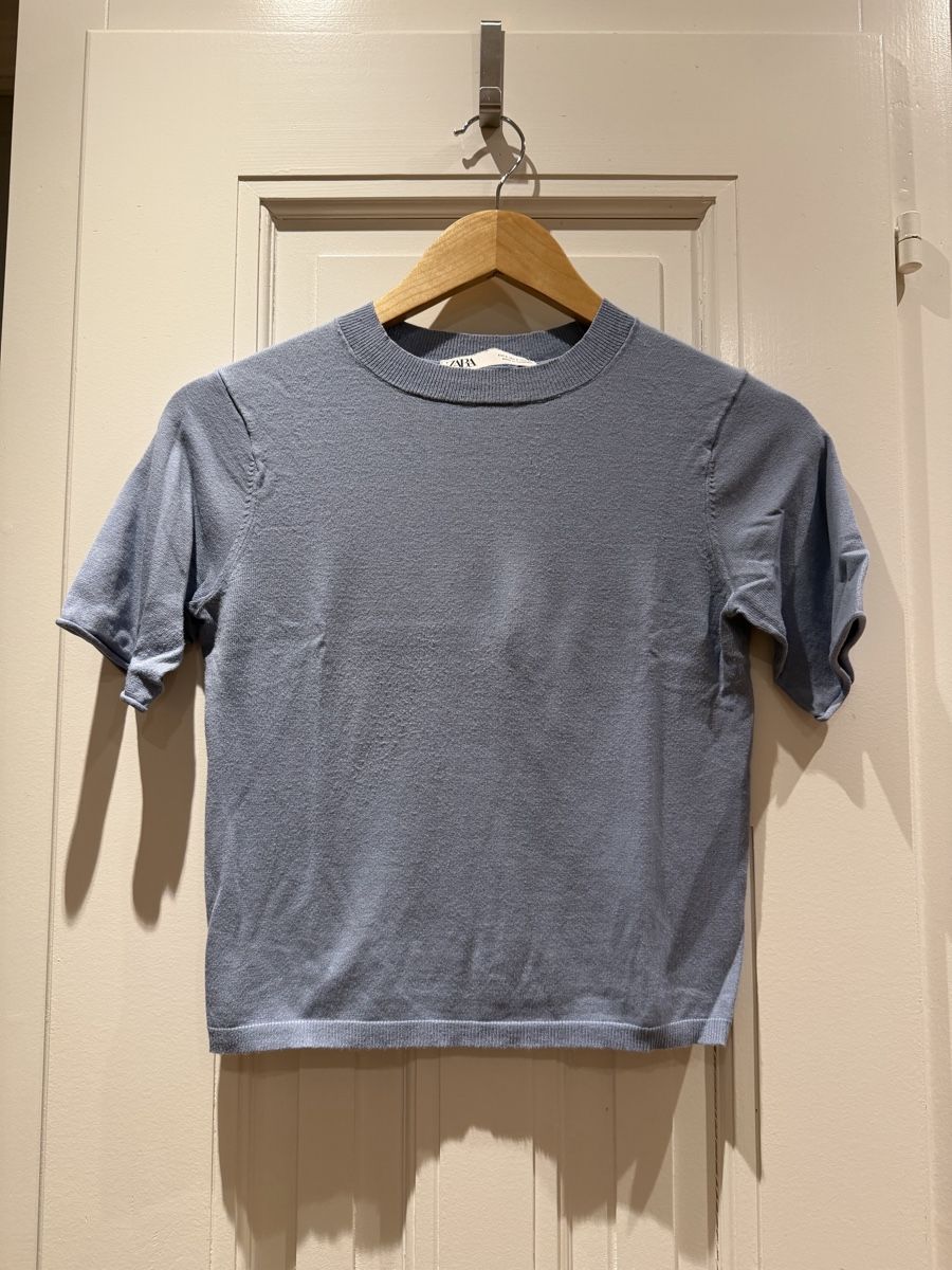 Zara Top: Zara pale blue knit top, size S – Usato da Genève venduto da jud_xrl8