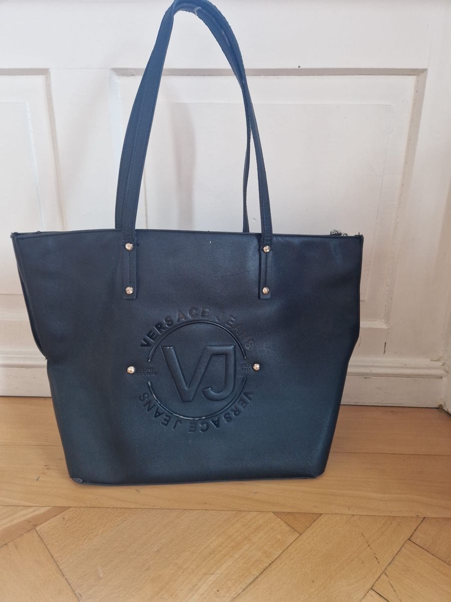 Versace Borse da donna: Black Versace Jeans Couture Shopper Bag – Usato da Horgen venduto da ger_2y92 1