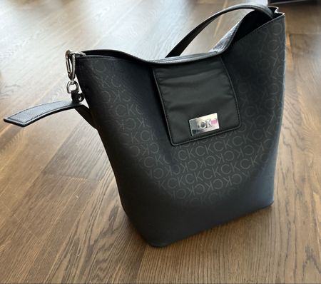 Calvin Klein Tasche schwarz Monogramm 30x30cm guter Zustand