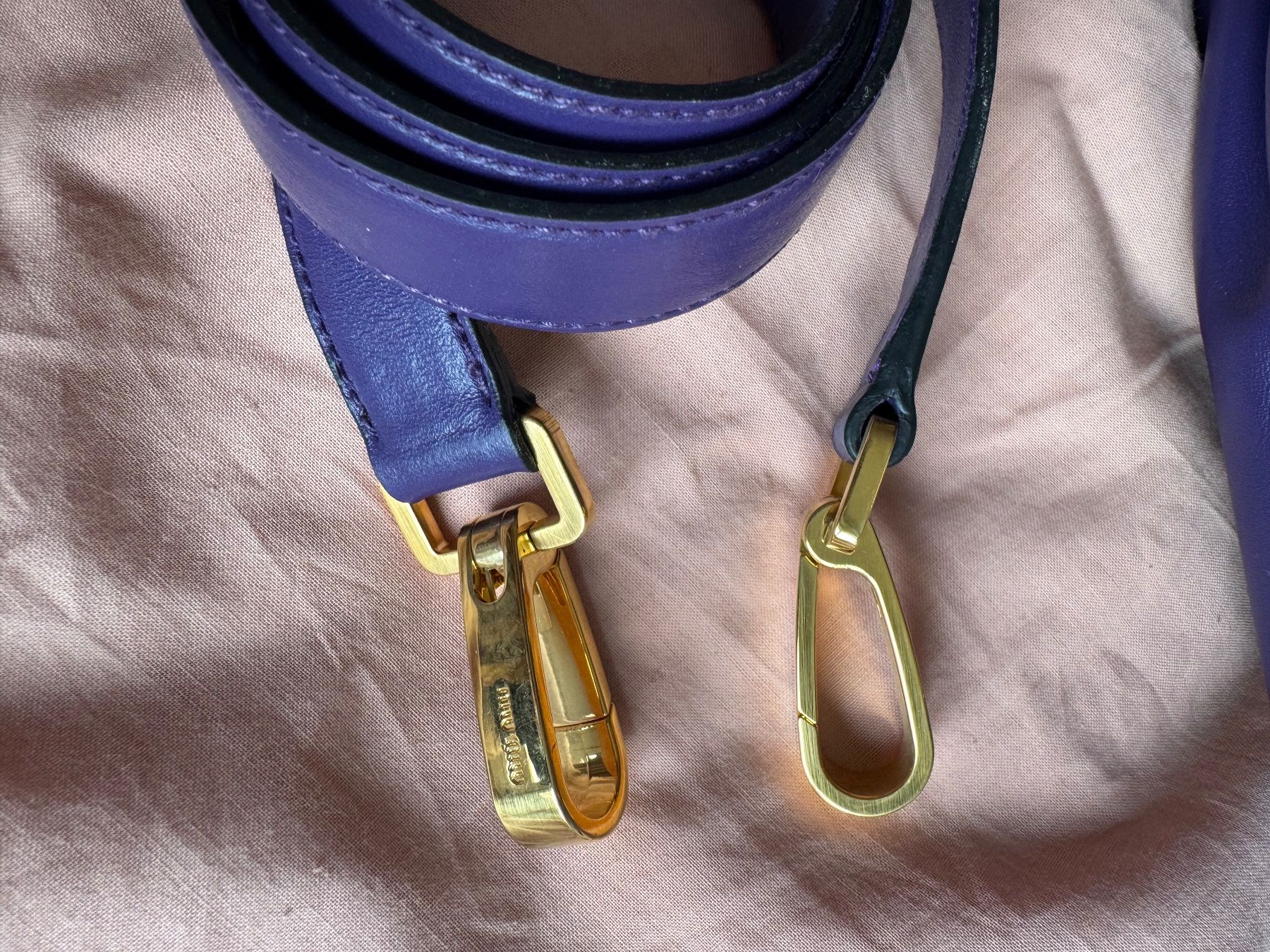 Miu Miu Taschen für Damen: MIU MIU Tasche – Neu (gemäss Beschreibung) aus Zürich von nad_8tc8 9
