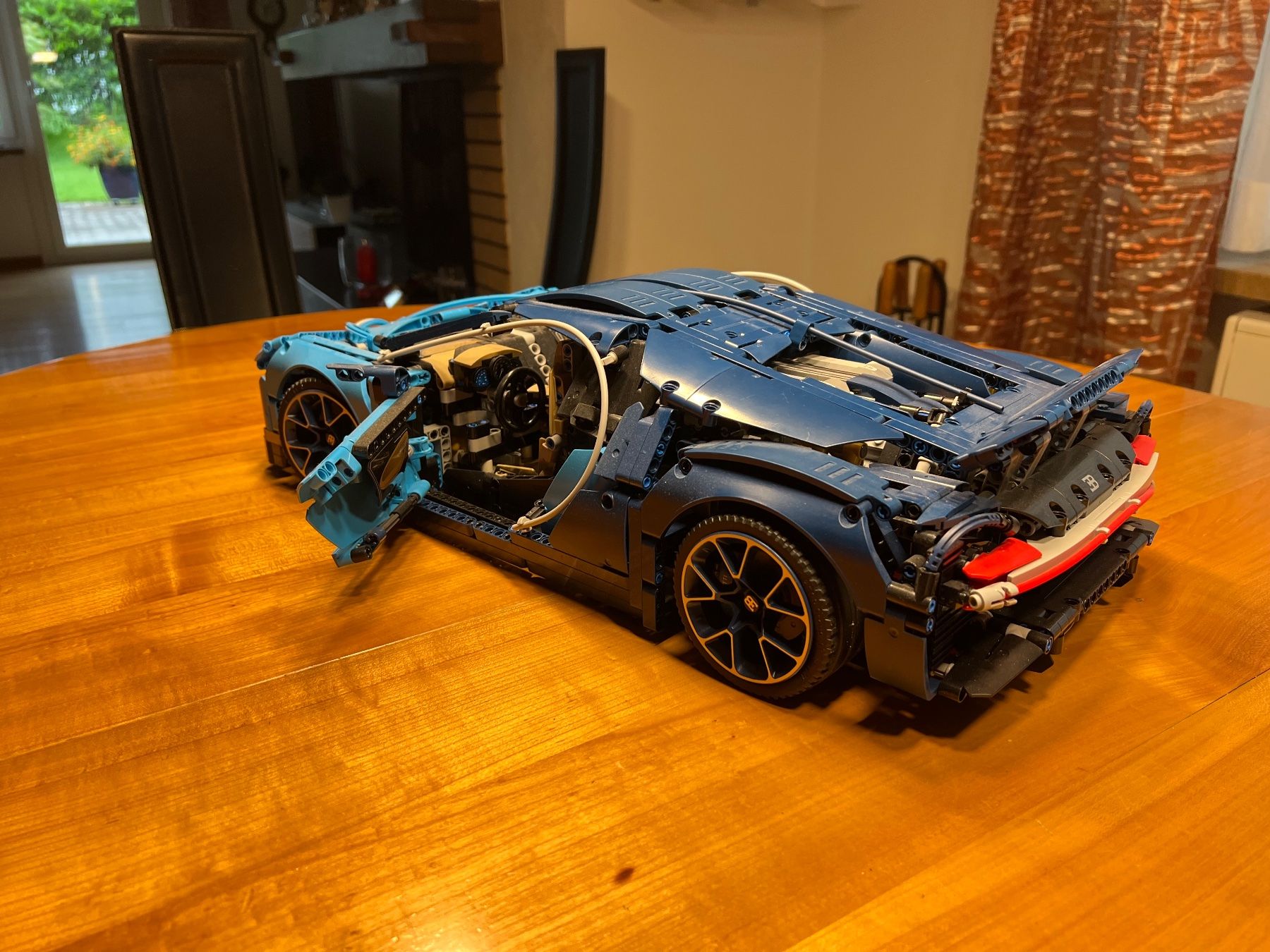 Lego Spielzeuge: Lego Technic Bugatti-Chirion / Model-Nr: 42083 – Neu (gemäss Beschreibung) aus Thalwil von andrebrem 3
