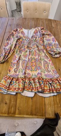 Sommerliches Midikleid mit Paisleymuster, Grösse S