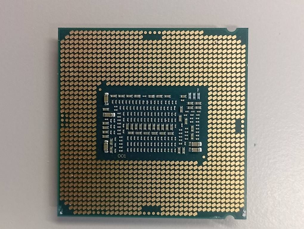 Intel Componenti elettronici: CPU Intel i5-9500 – Usato da Eysins venduto da Lochi1 1