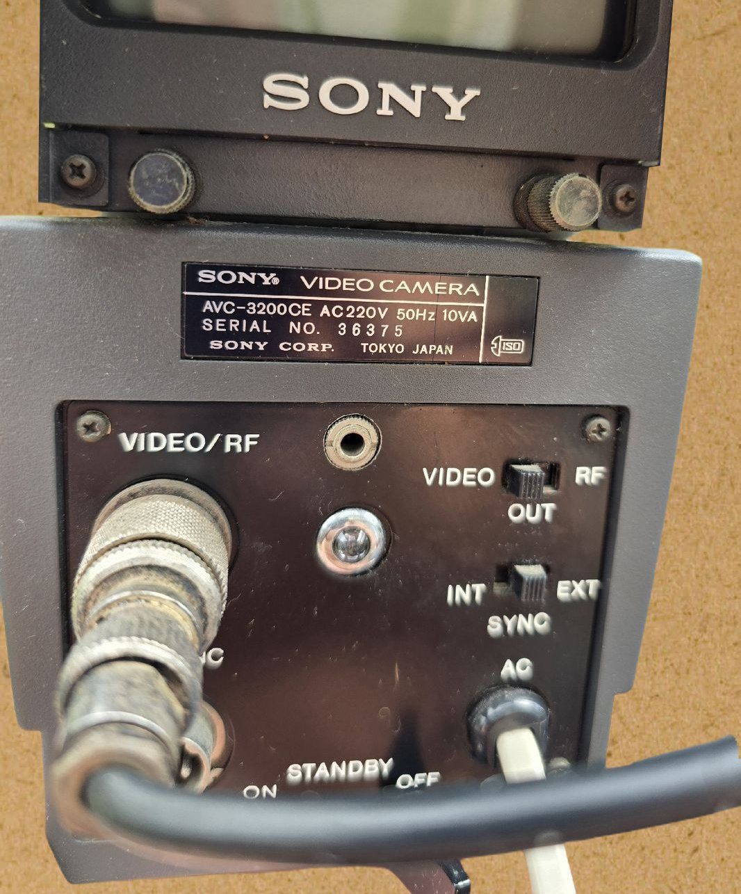 Sony Caméscopes: SONY AVC-3200CE – Défectueux à Lausanne par RB19 3