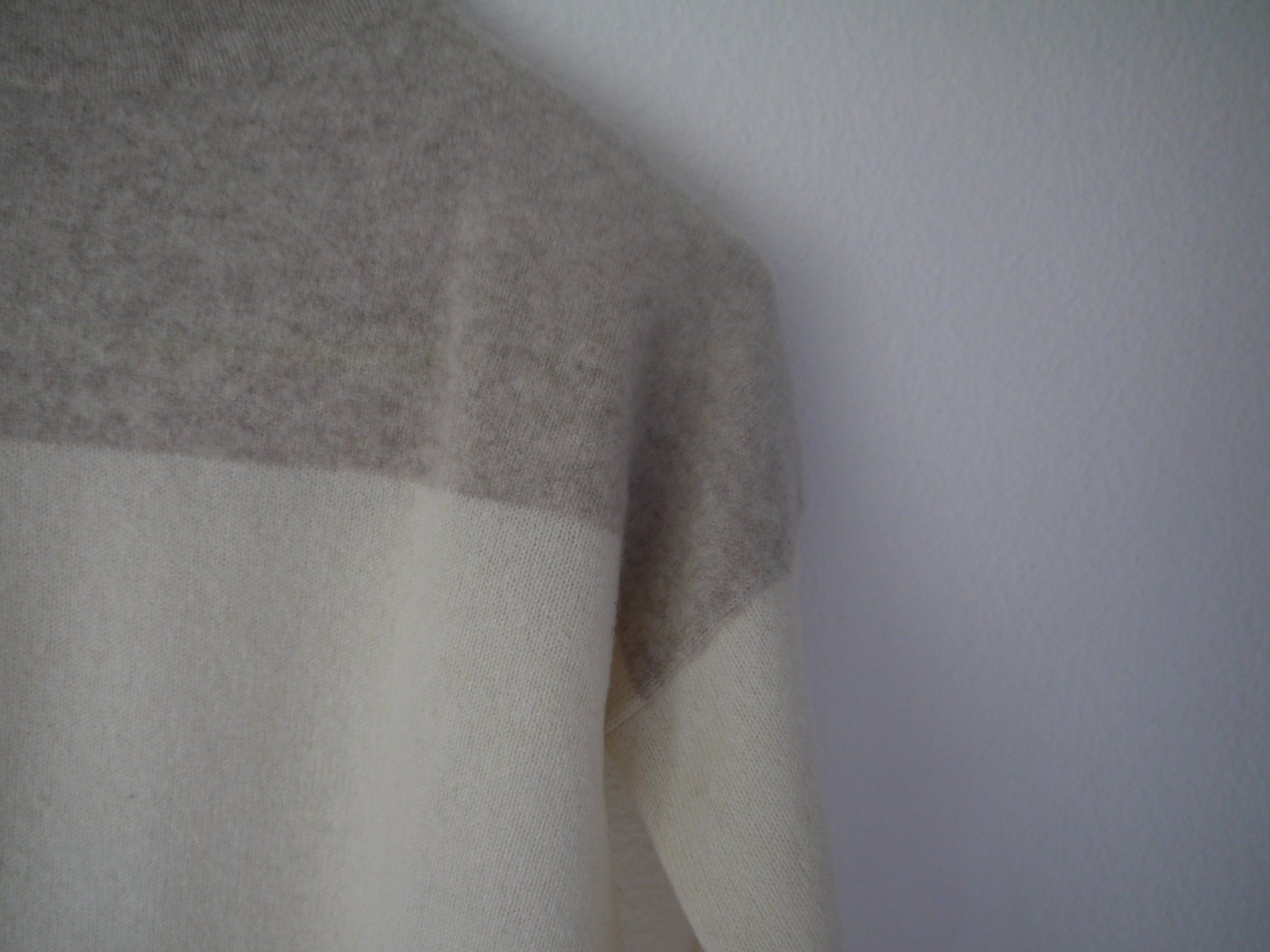 Maglioni & Felpe: TAHARI Pullover aus 100%Kaschmir – Usato da Hagendorn venduto da Blaf 1