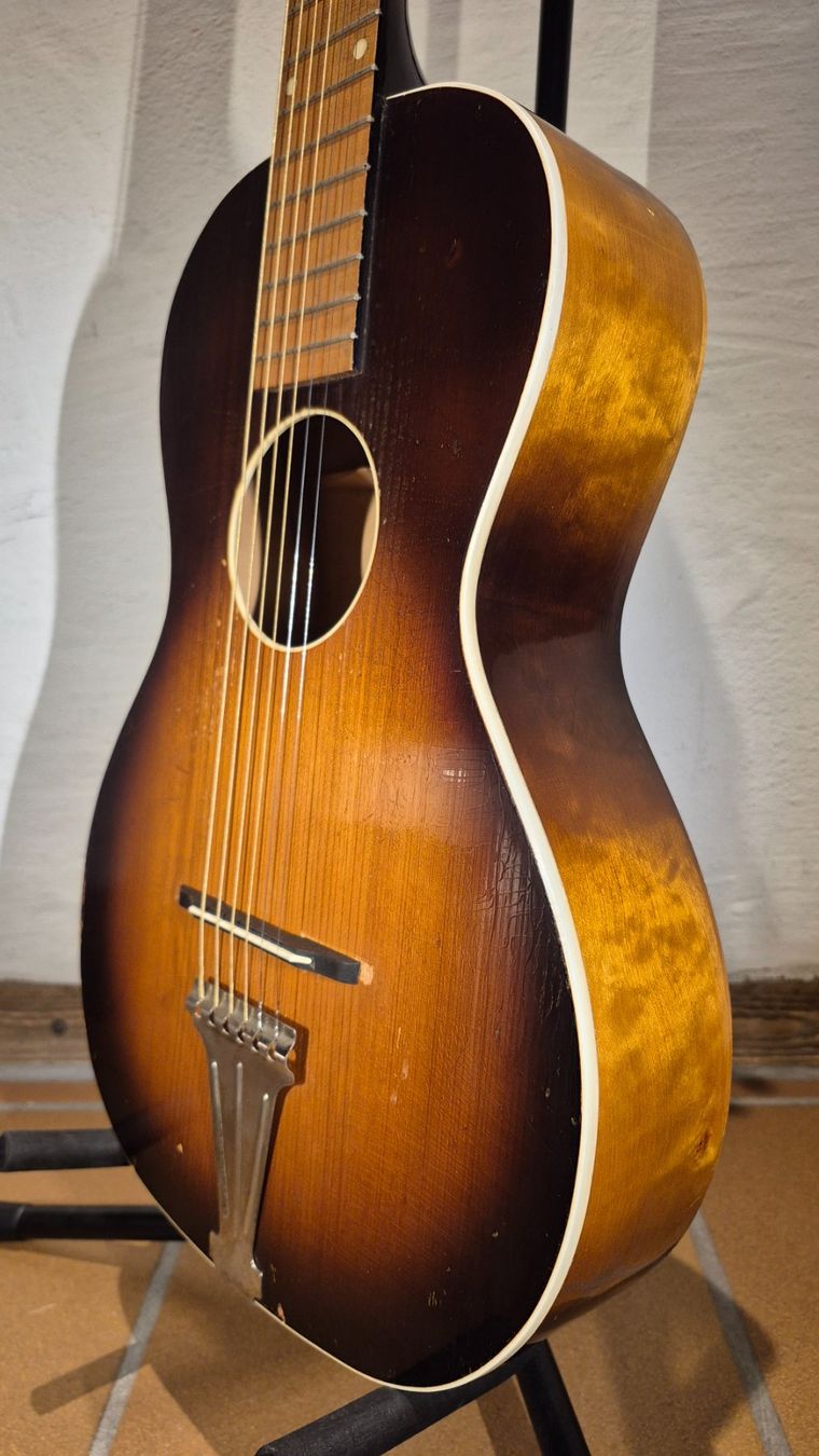 Strumenti musicali: Antike Parlor Gitarre Levin 60 1946 – Usato da Winterthur venduto da NorrSydGuitars 5