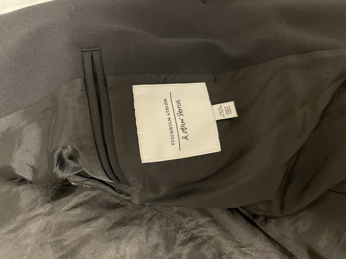 Costumi: Anzug Jackett und Hose schwarz Grösse 32 – Usato da Boniswil venduto da sin_wh8w 1