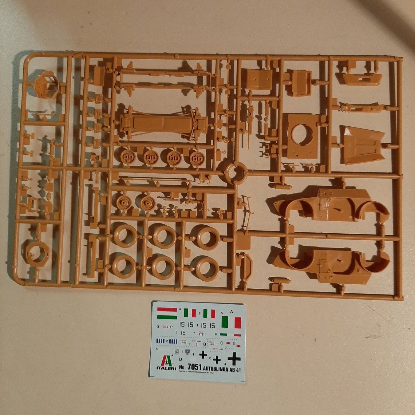 Italeri Kit di modellismo & Modellini statici: 793 ... Autoblinda AB 41 ... Italeri 7051 – Usato da Bonstetten venduto da Benibanny59 4