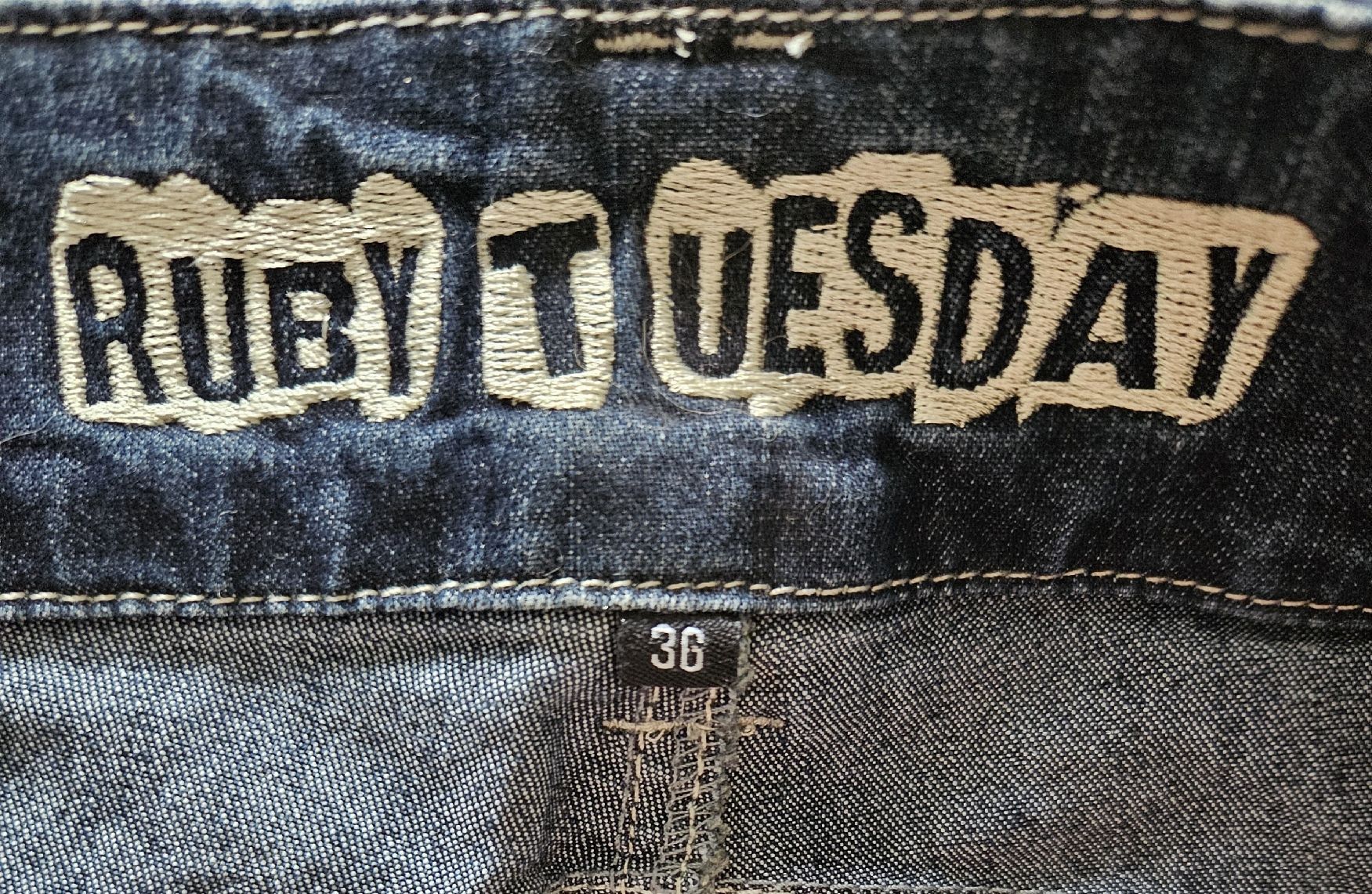 Jeans: Jeans Gr. 36 Ruby - Tuesday - Spendenaktion – Nuovo (secondo la descrizione) da Unterkulm venduto da Beljasch 4
