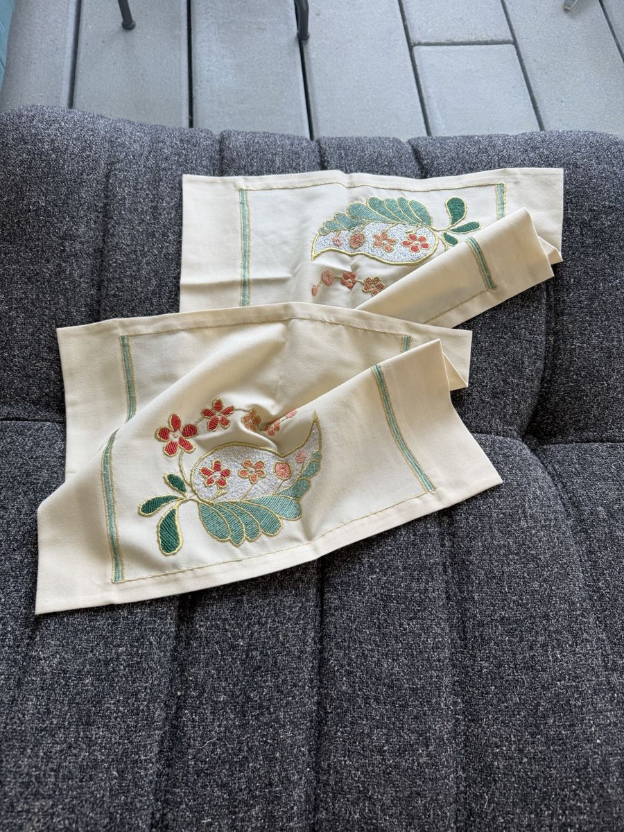 Tutte le decorazioni: 3 piece table cloth – Nuovo (secondo la descrizione) da Zürich venduto da sel_y8cx 2
