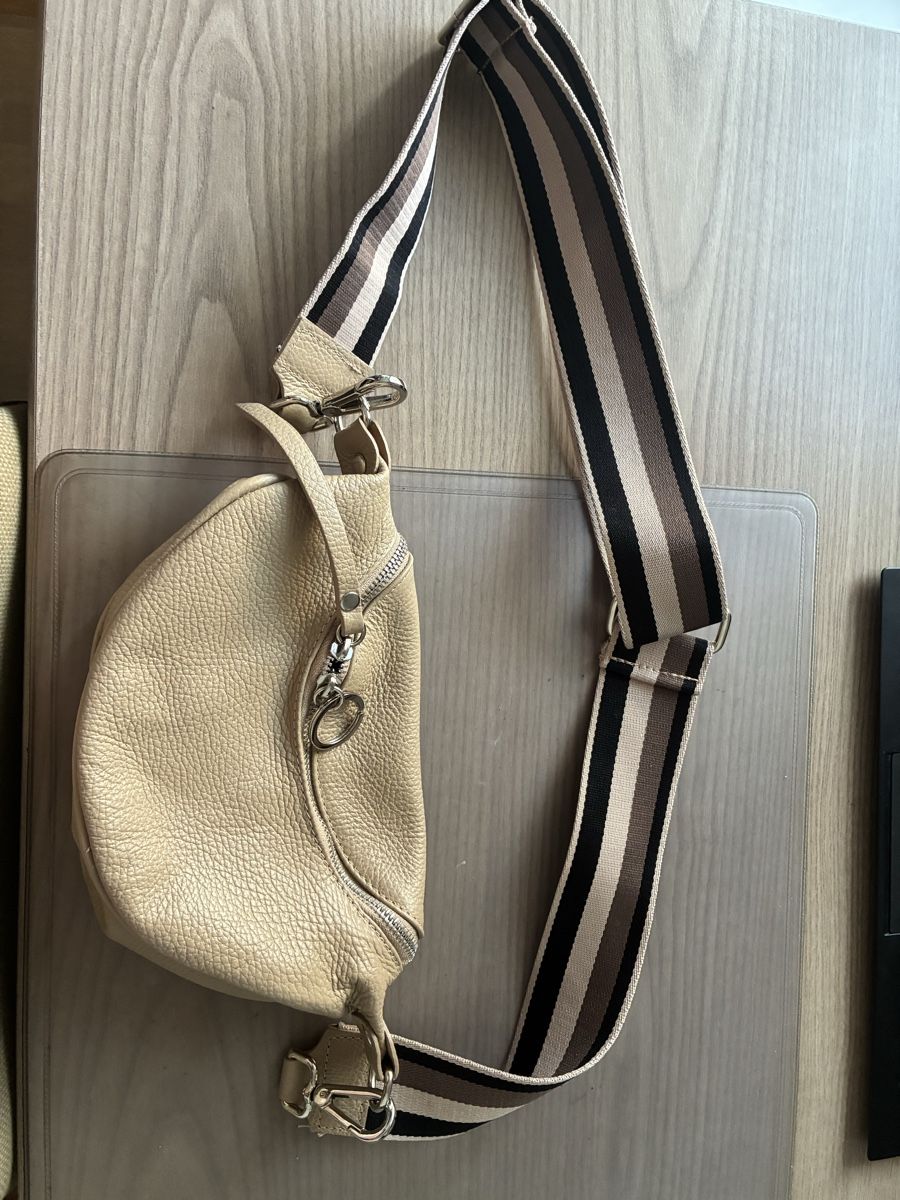 Sacs femmes: Echtleder Bauchtasche – D'occasion à langenthal par golferli
