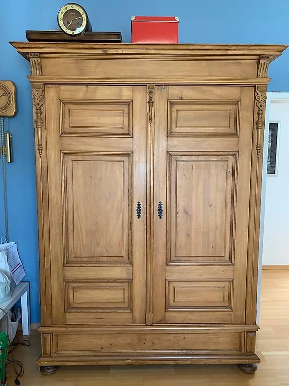 Armadi: Alter Schrank aus masiv Holz – Usato da Liestal venduto da redfive01 2