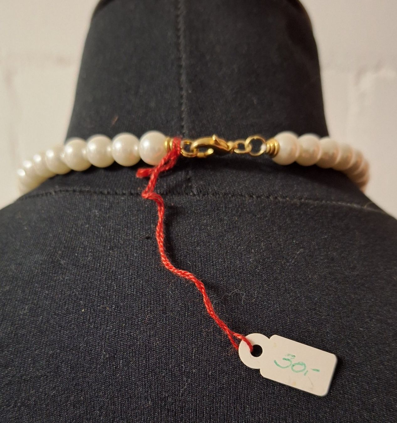 Catenine: Neu: Dirndl Halskette  mit blauem Steinchen – Nuovo e nell'imballaggio originale da Muri AG venduto da Edlerweiss 2