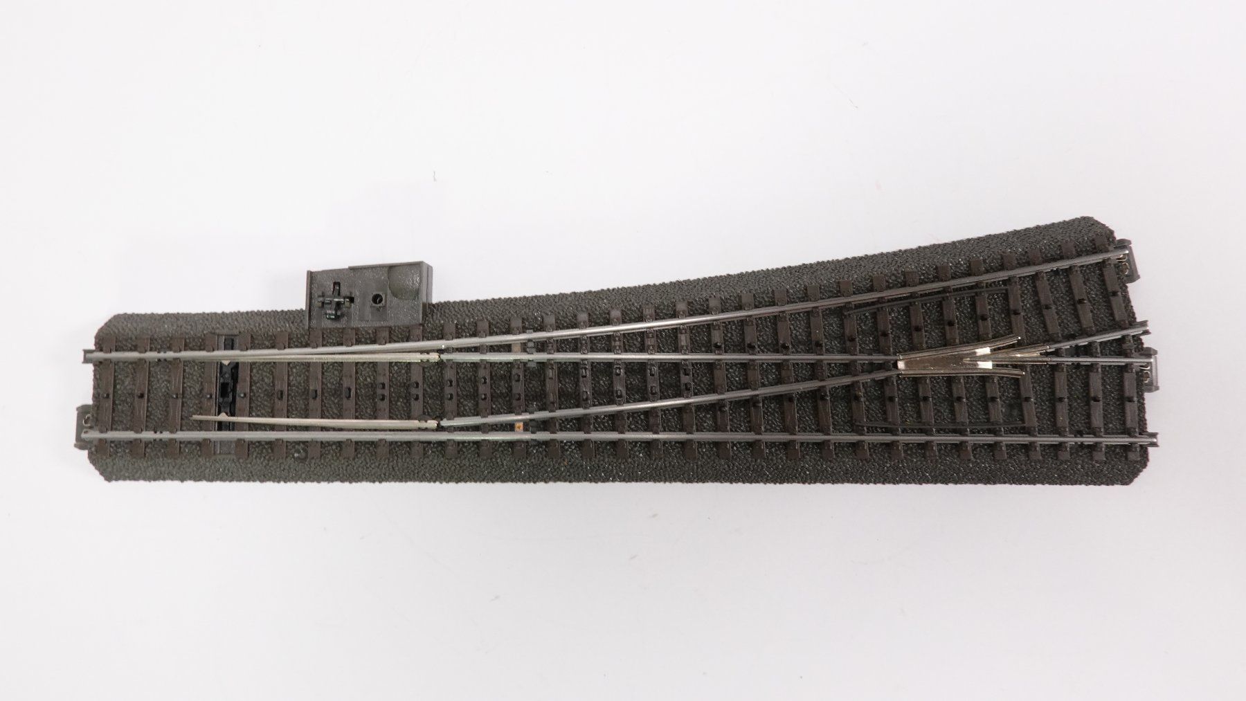 Märklin Modellini di ferrovie: c1 Märklin 24711 schlanke links Weiche+Antrieb+Decoder |0259 – Usato da Uetendorf venduto da tigermuegi