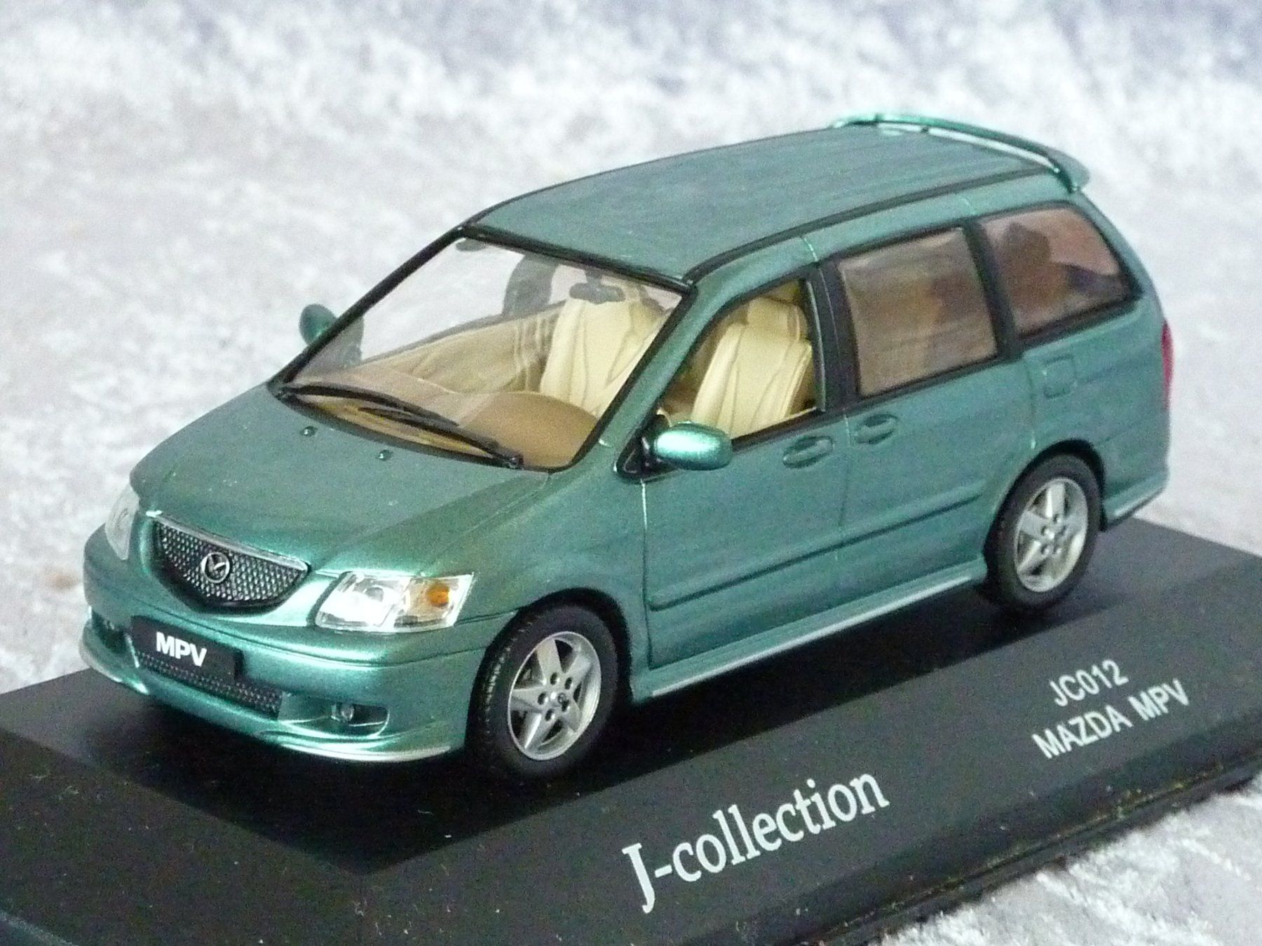 Mazda Voitures modèles: Mazda MPV 1:43 – Neuf avec emballage d'origine à Dürrenäsch par modellautos4you 1