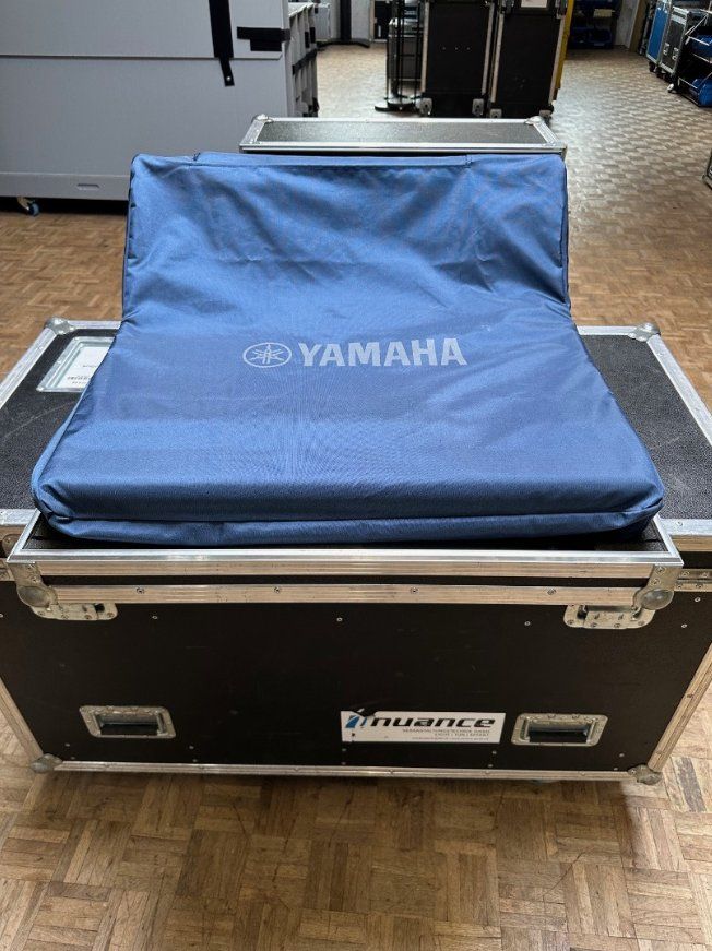 Yamaha Console di mixaggio: Yamaha CL1 mit Case – Usato da Urtenen-Schönbühl venduto da nuancegmbh 2