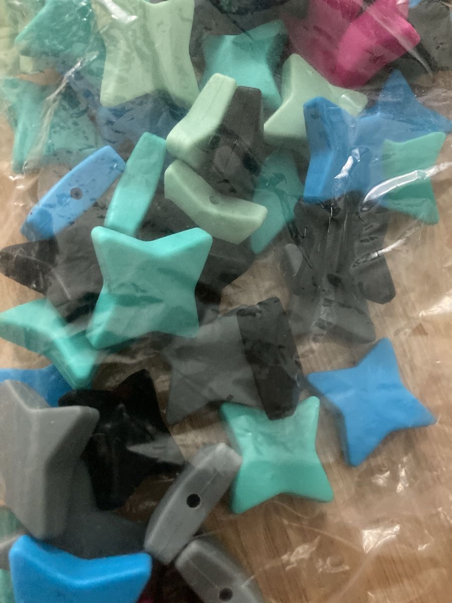 Nuggis & Nuggiketten: Nuggikettenmaterial Silikon Sterne ca 50 Stk. – Neu (gemäss Beschreibung) aus Emmenbrücke von JJ_89 1
