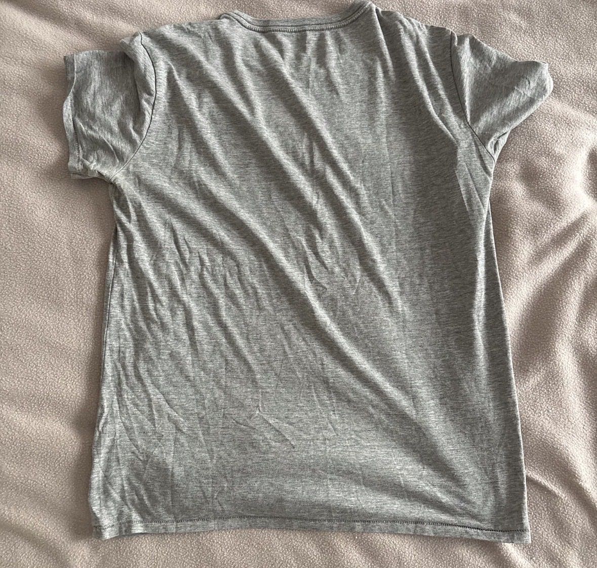 American Eagle T-shirts: t-shirt gris American Eagle – D'occasion à Montreux par m.mlkstn 3
