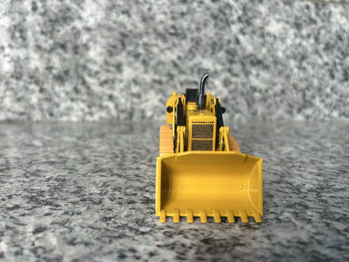 Caterpillar Kit di modellismo & Modellini statici: Cat 955 , 1:50 , NZG – Usato da Horw venduto da Tigercat635 1