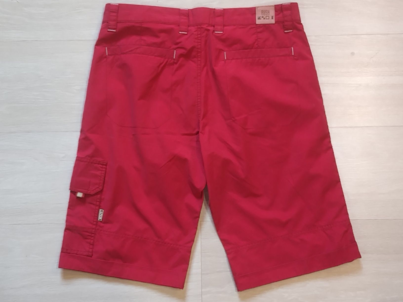 Pantaloni: Short Bush Rouge, Taille 42, TBE - – Usato da Farvagny-le-Grand venduto da LaCaverne 5