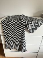 Kuschlige Strickdecke, Zickzack Muster, Schwarz/Weiss, Top!