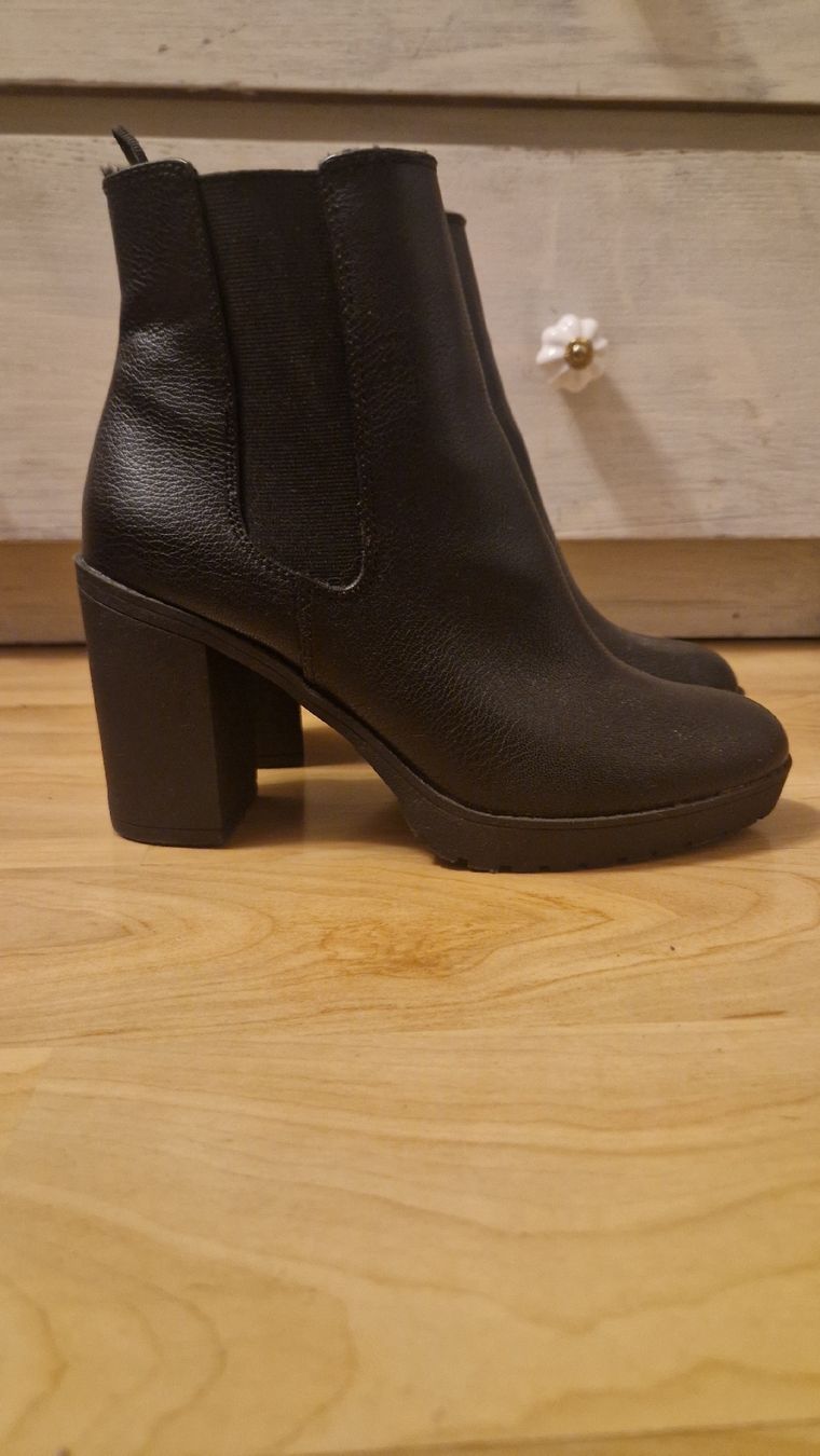 Scarpe da donna: Gefütterter Winterstiefel  – Nuovo (secondo la descrizione) da Muhen venduto da Picasso97 1