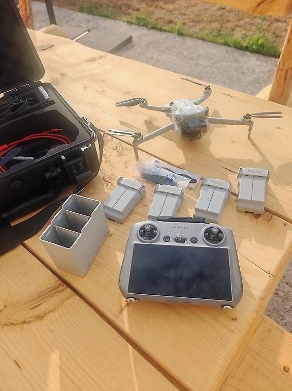 DJI RC Kits de montage: Drone DJI 4 pro – D'occasion à Salavaux par phi_g8r2 2