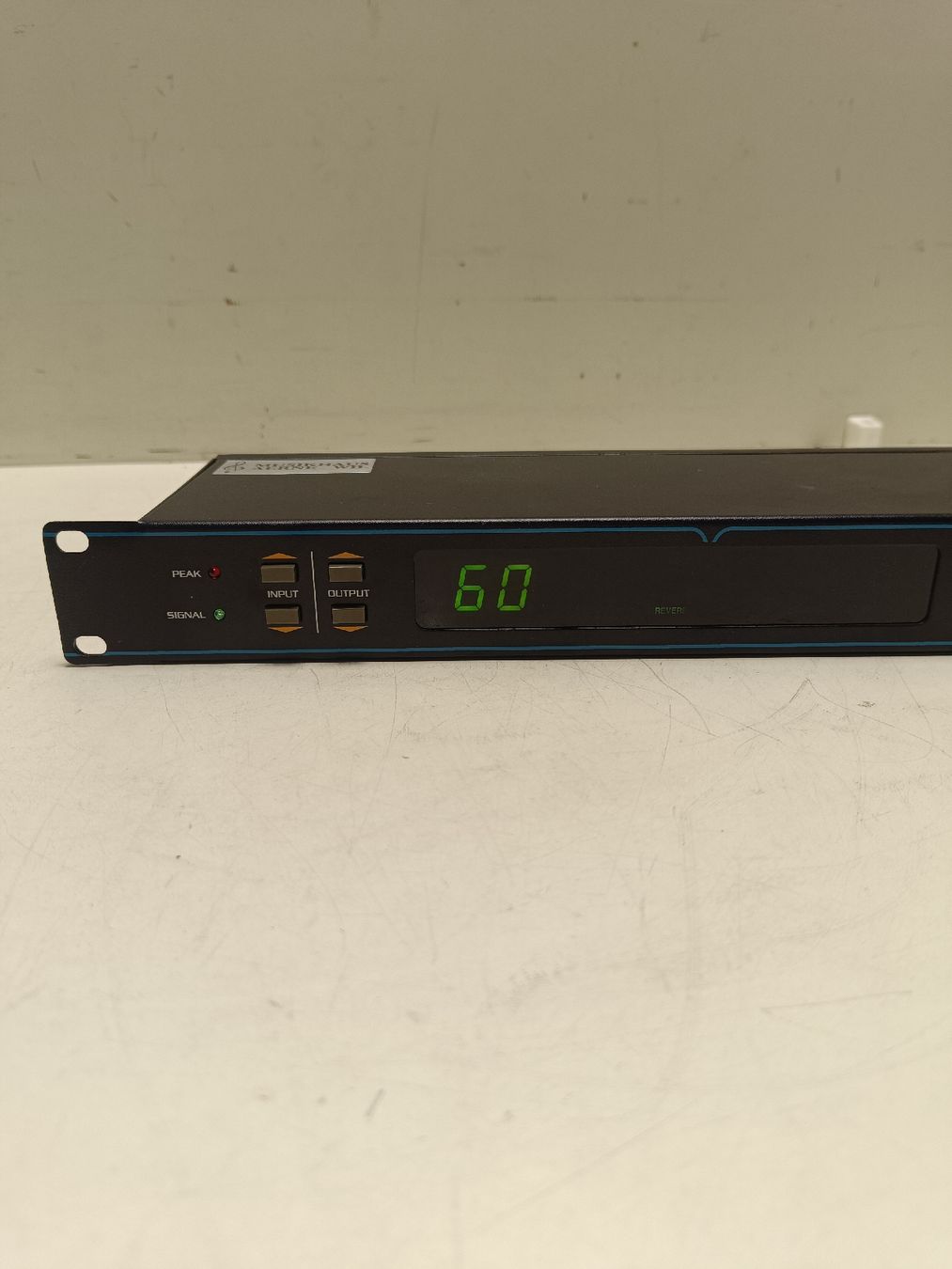 Equalizzatori: Audio Centron FXP Digital effects Processor(em40) – Usato da Künten venduto da Schnaepplihuus 1