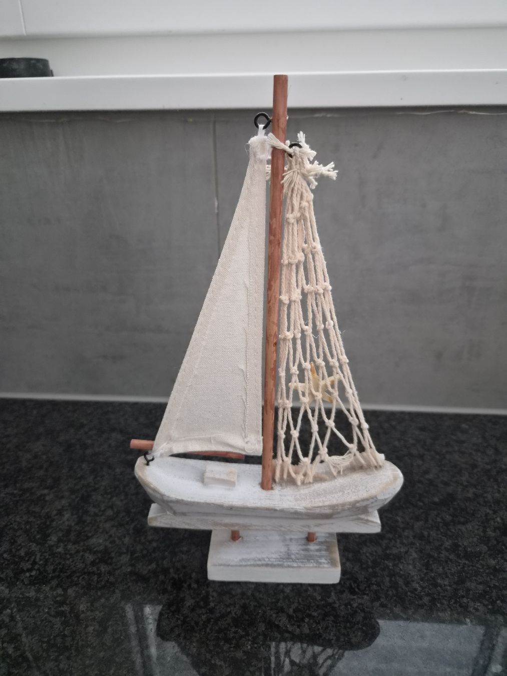 Migros Alle Dekorationen: Dekorations-Segelboot weiss maritimer Stil Deko Schiff – Neu (gemäss Beschreibung) aus Niederrohrdorf von Miripfiri 2