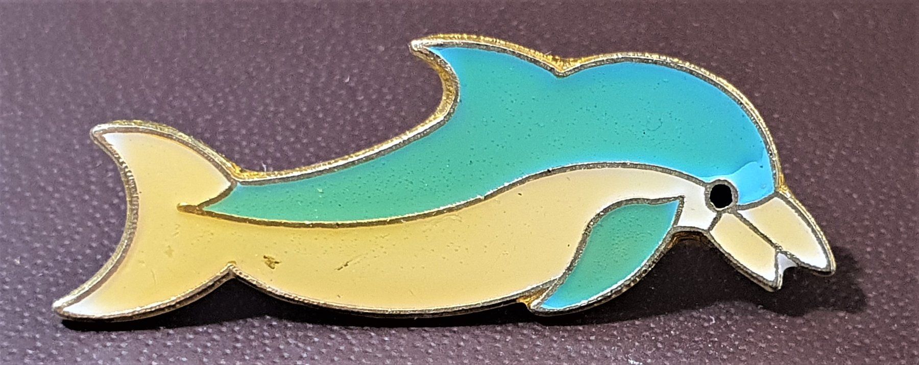 Placchette & Badge: P831 - Pin Delfin – Usato da Reinach BL venduto da Boston-Verkauf