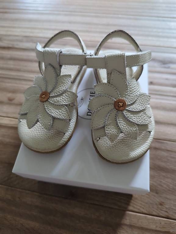 Chaussures filles: Donsje Sandale IIes Fields Gr. 25 – D'occasion à Uitikon Waldegg par moaloha21