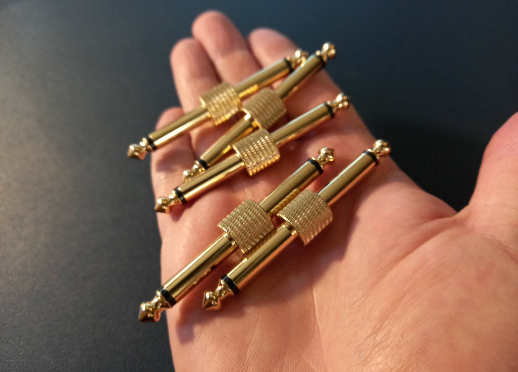 Strumenti musicali: 12x Adapter Instrumentenstecker Gitarren-Effektpedal – Nuovo e nell'imballaggio originale da Bremblens venduto da LOVA-MUSICA-SHOP 1