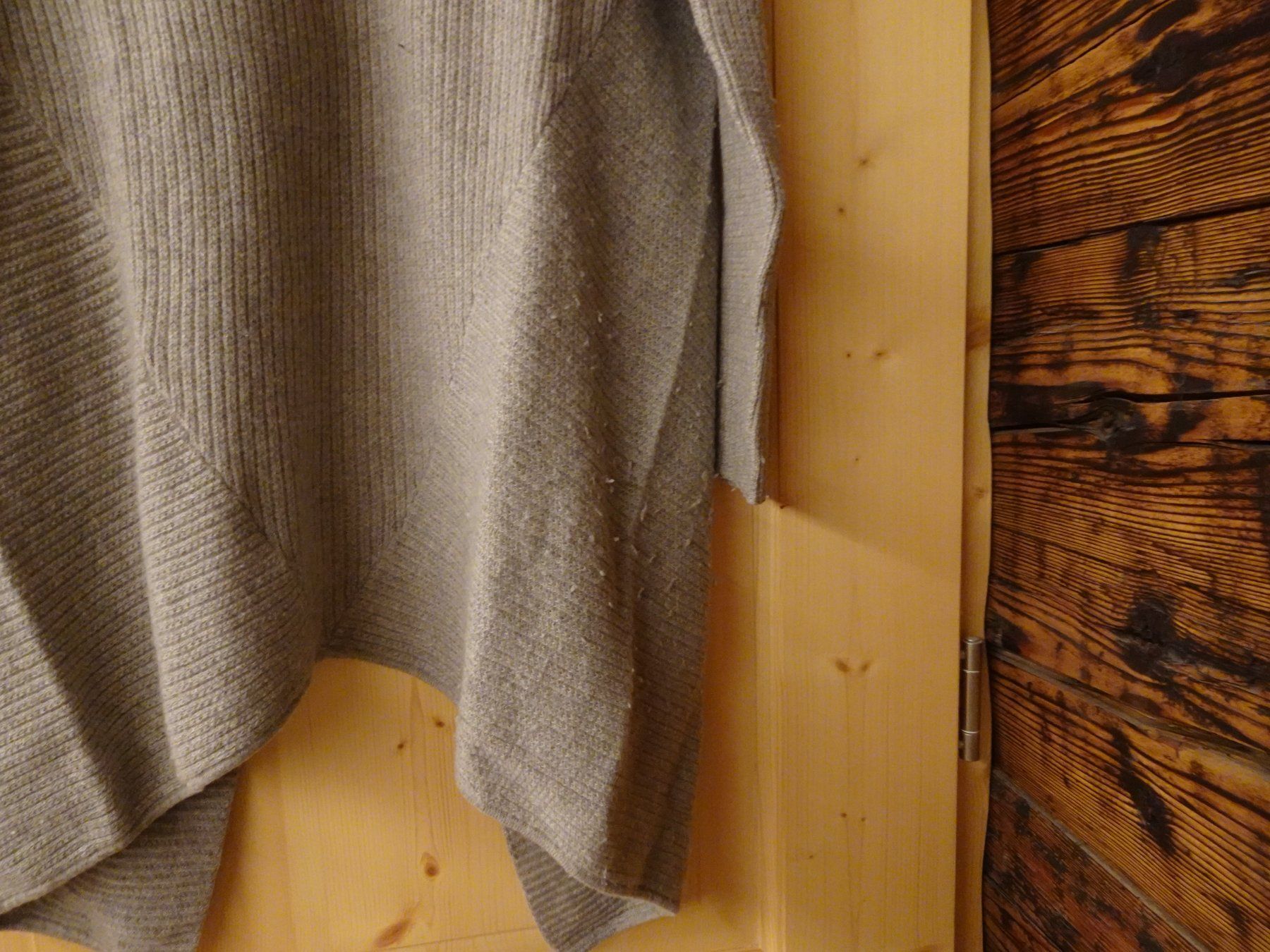 FTC Giacche: Hellbraune Kaschmir Strickjacke von ftc Gr. L - 426258 – Usato da Küssnacht am Rigi venduto da Good4Deckeli 4