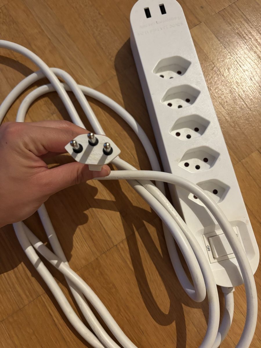 Ikea Spine: IKEA KOPPLA 6-way power strip with switch, grounded – Usato da Zürich venduto da beg_c6l2 2