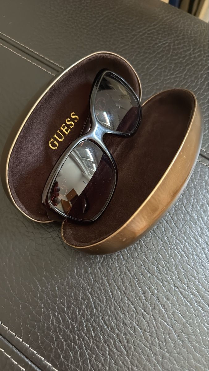 Guess Occhiali & Lenti: Occhiali da sole / Sonnenbrille / Guess – Usato da Roveredo GR venduto da ang_cc9l