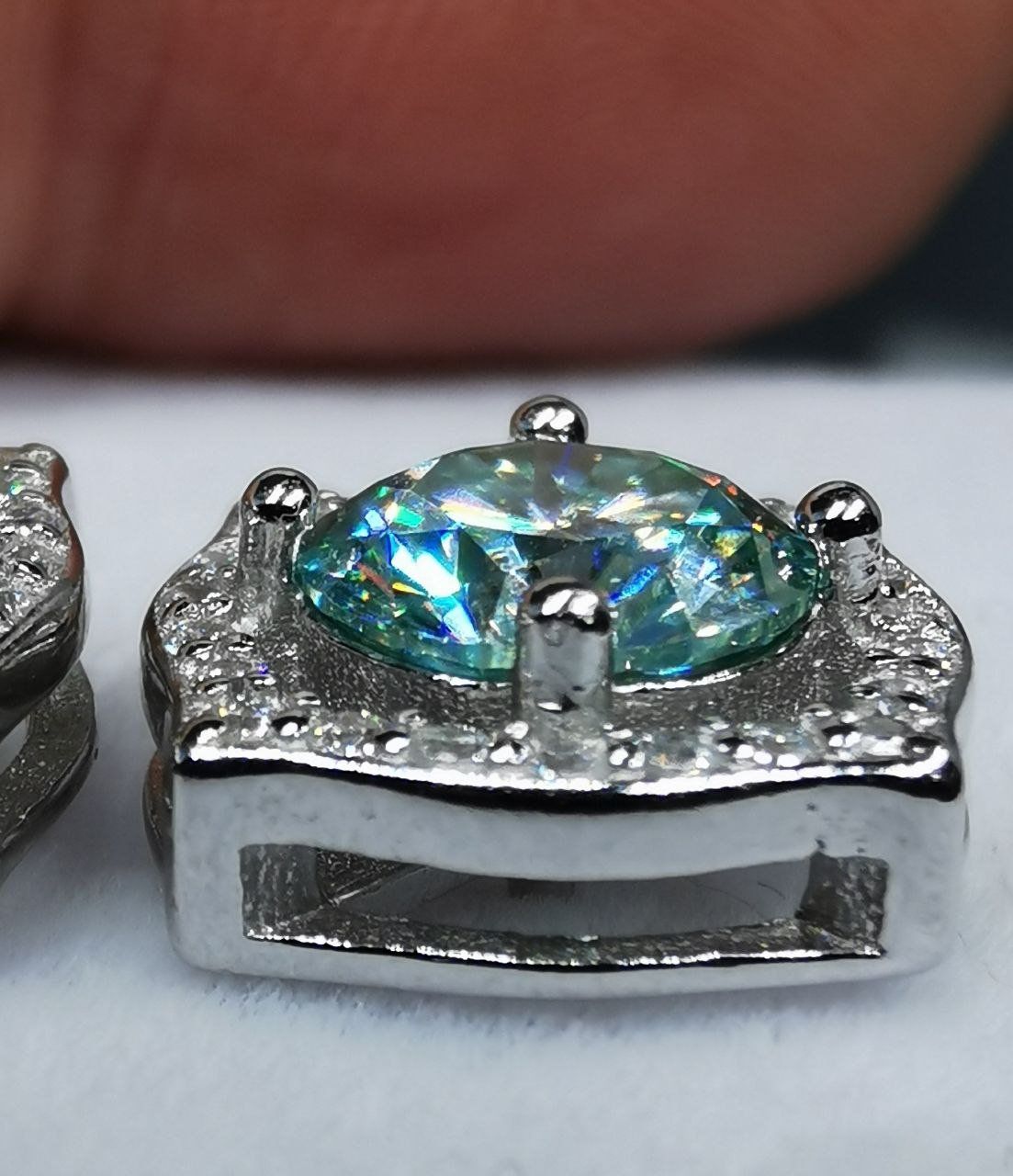 Orecchini pendenti & Orecchini a lobo: Boucles d'oreille argent avec moissanites 2 ct certifié GRA – Nuovo e nell'imballaggio originale da Reconvilier venduto da Tsma67 1