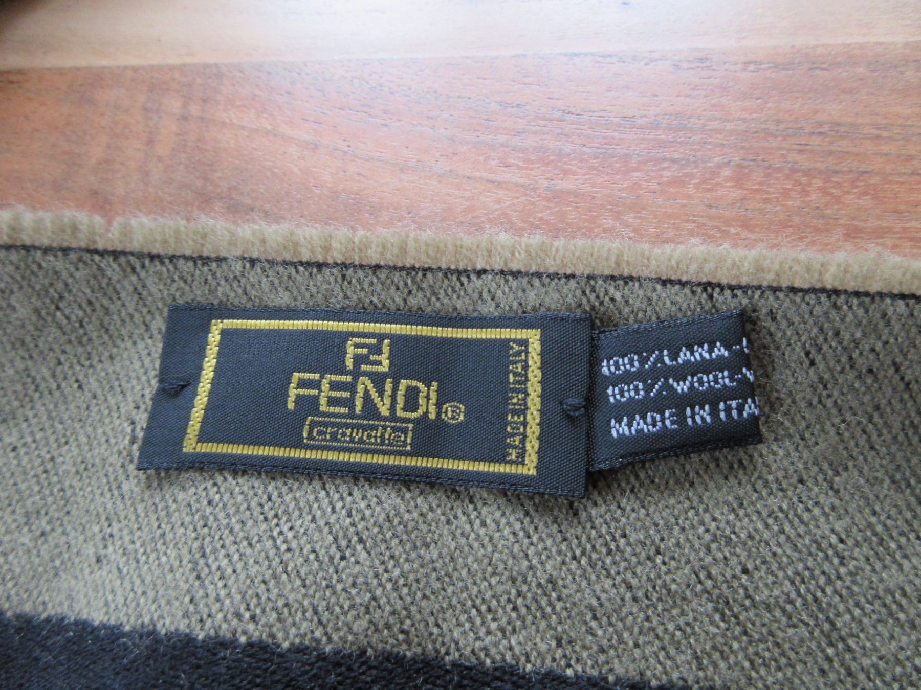Fendi Foulard & Sciarpe: FENDI 100% WOOL Schal/Scarf/Italy!! – Usato da Goldach venduto da mamakotzi 4