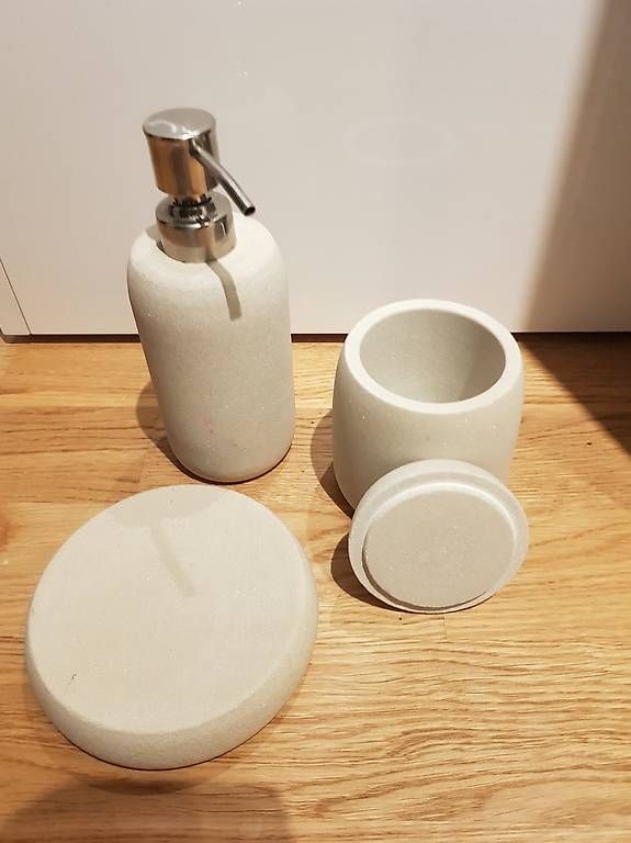 Portes-savons: Badezimmer-Set – D'occasion à Rümlang par ButterflyValve 1