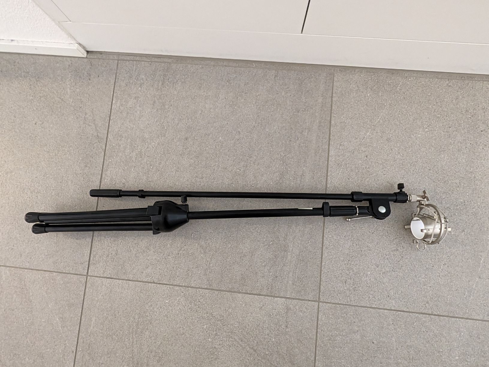 Supporti per strumenti musicali & leggii: Mikrofondtänder schwarz – Usato da Winterthur venduto da fab_cj5b 1
