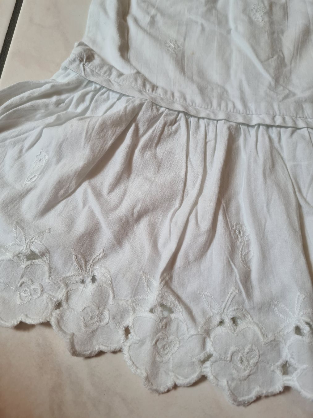 Vestiti & Gonne: Weisses Mädchenkleid Grösse 90 – Usato da Ebikon venduto da Songbird85 3