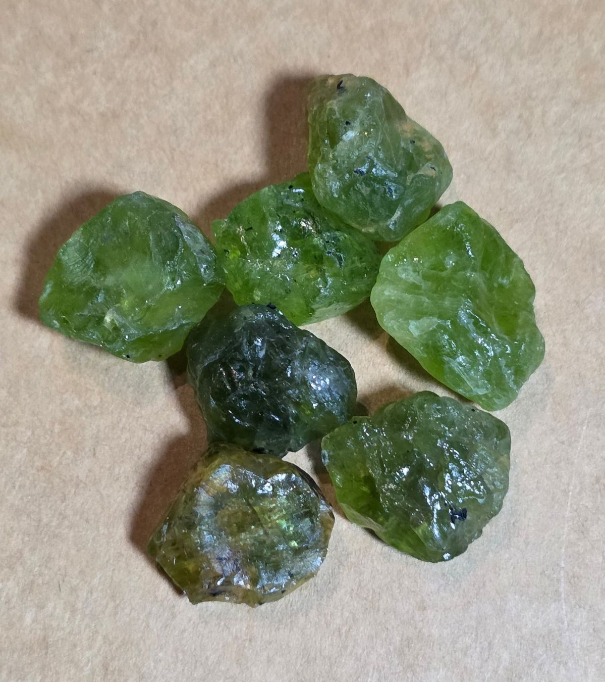 Pierres précieuses: 100,3 ct Peridots bruts 7 pcs – D'occasion à Carouge GE par Crystal_Energy 3
